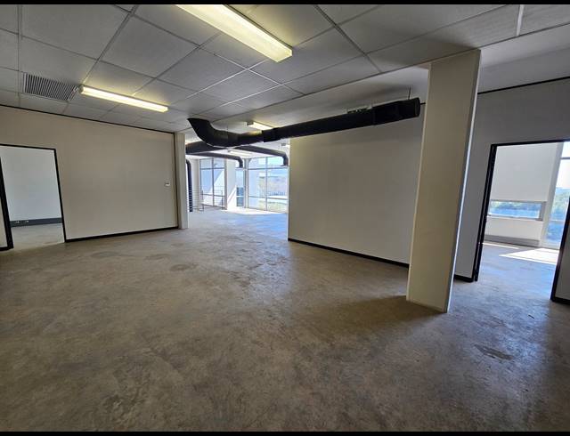 1,237M² WAREHOUSE TO LET IN LANSERIA